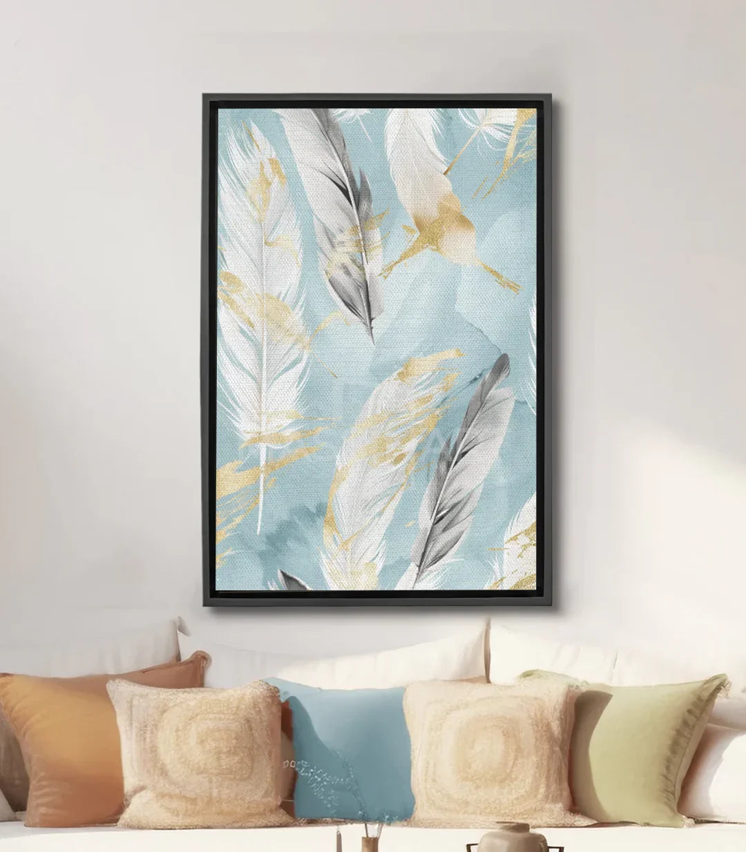 Cuadro decorativo plumas doradas fondo azul cielo blanco estilo minimalista Massinart