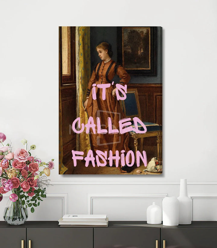 Cuadro pop-art vintage de mujer en ambiente de salón contemporáneo, Massinart