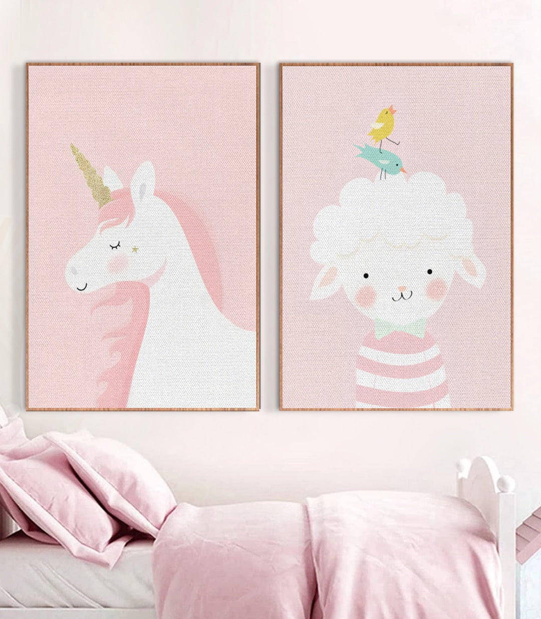 Cuadro unicornio blanca con cuerno dorado sobre fondo rosa pastel — Massinart
