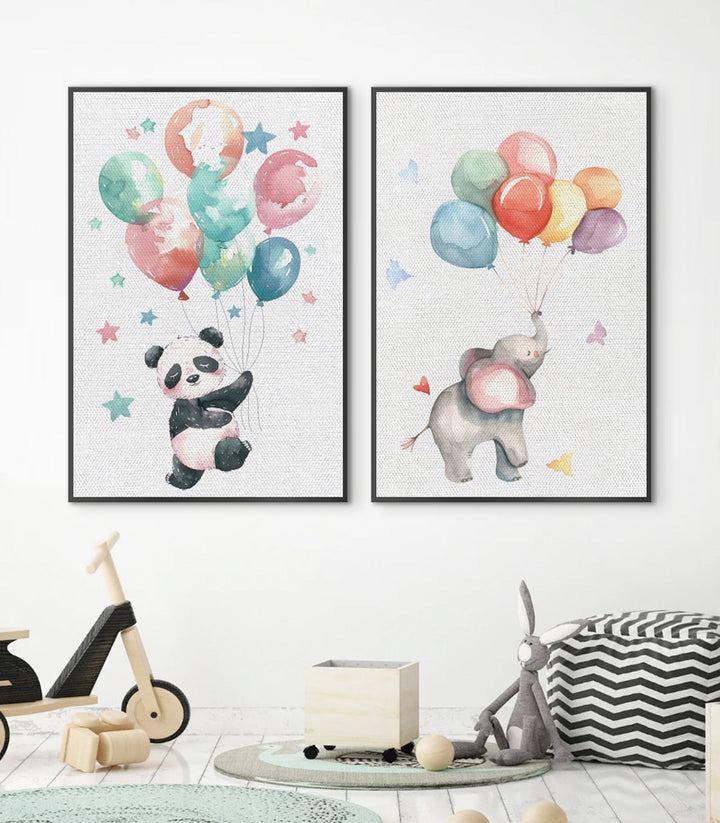 Cuadro infantil panda con globos en acuarela — panda negro entre globos multicolores y estrellas, decoración habitación niño