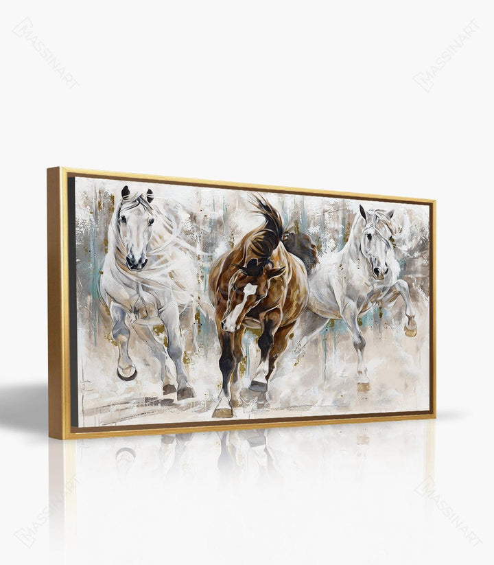 Decoración interior contemporánea — cuadro Courage de caballos salvajes con marco dorado — Massinart