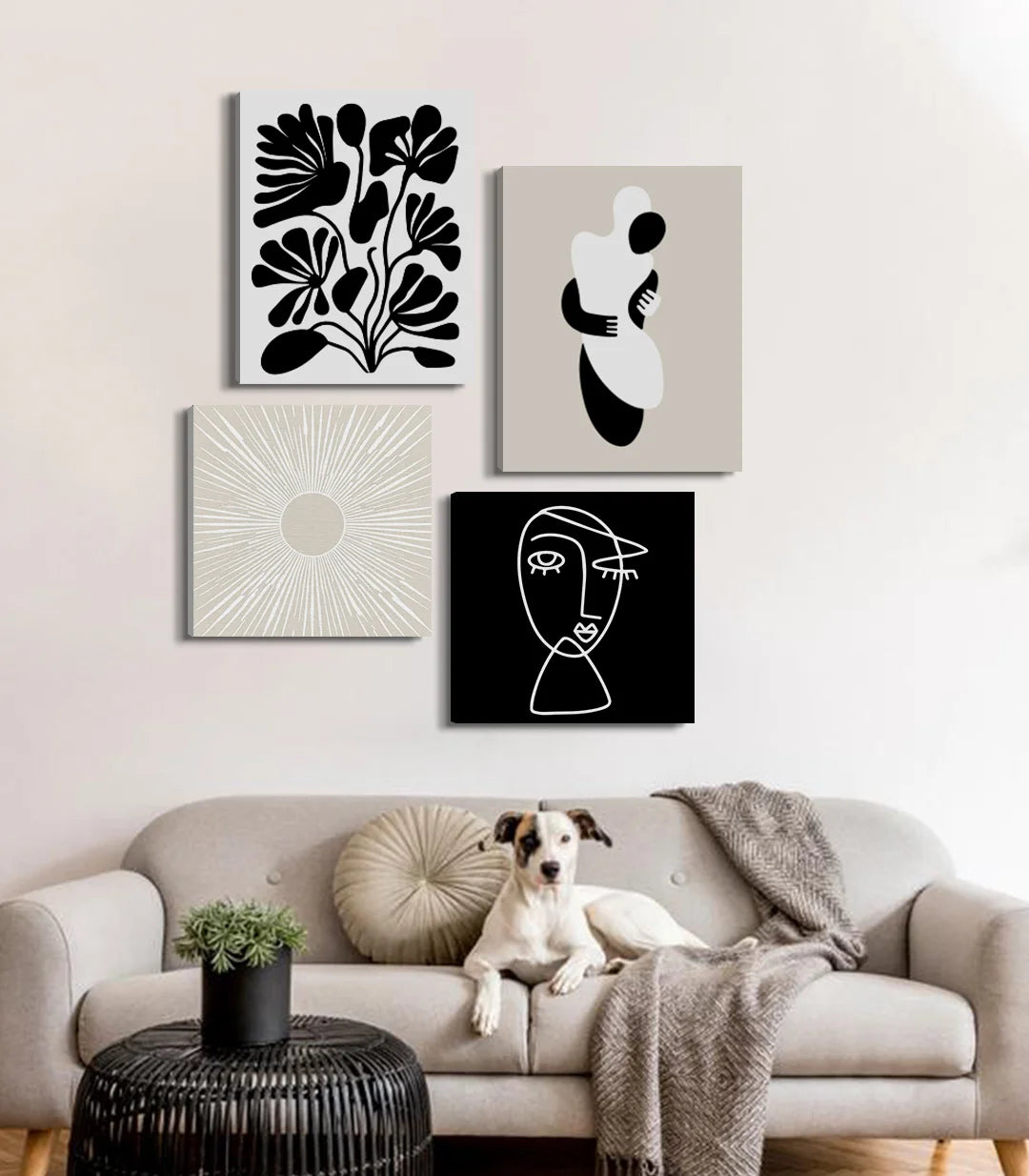 Cuadro decorativo con flores negras estilizadas sobre fondo blanco estilo minimalista