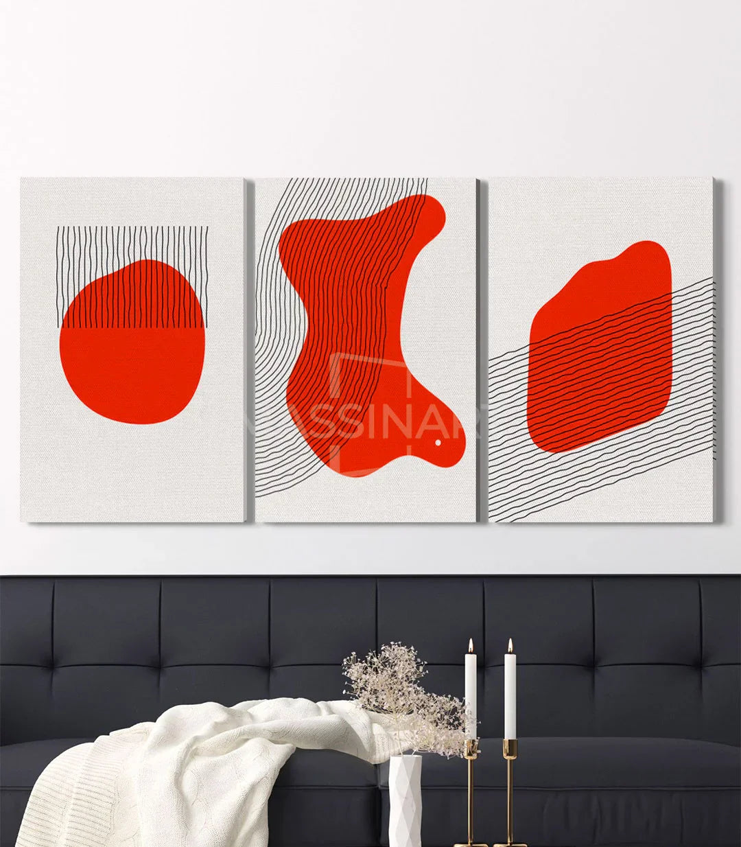 Tríptico abstracto rojo en salón contemporáneo negro — decoración de pared Massinart