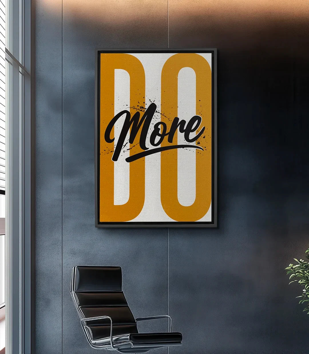 Cuadro Do More Massinart — tipografía motivadora en negro, blanco y dorado
