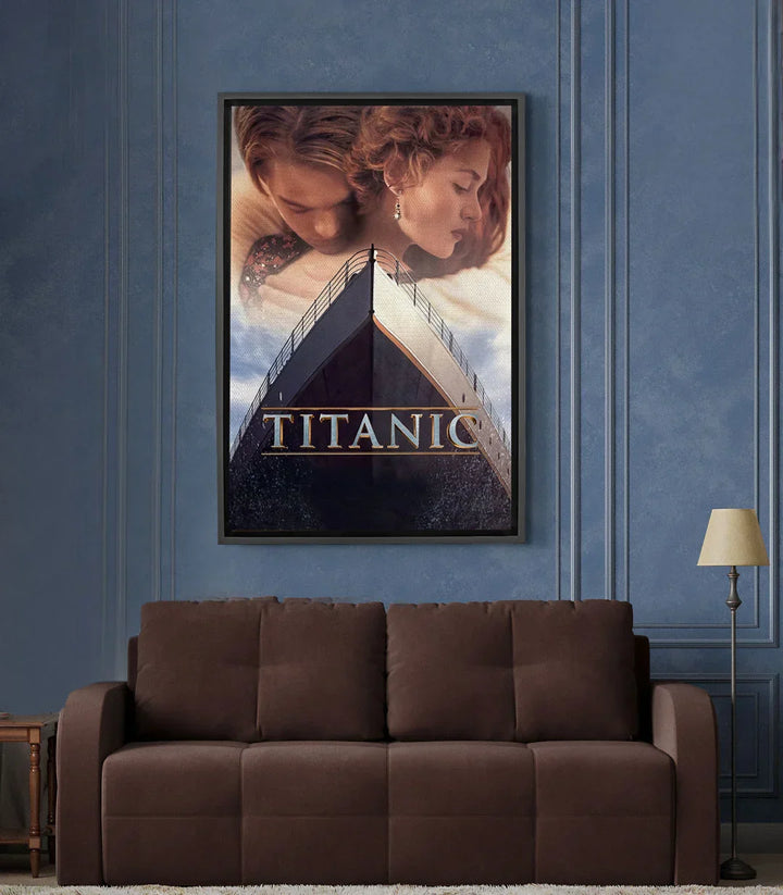 Cuadro cartel Titanic con pareja y barco, tonos cálidos marrones — Massinart
