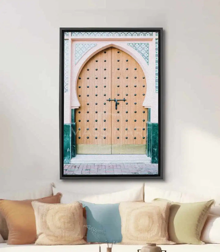 Cuadro puerta marroquí Ornate Gate — madera tallada y motivos zellige, fotografía artística Massinart