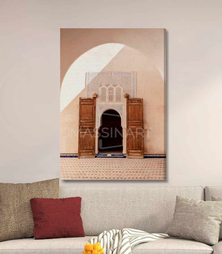 Decoración mural Aged Doorway, puerta marroquí auténtica en interior contemporáneo, Massinart