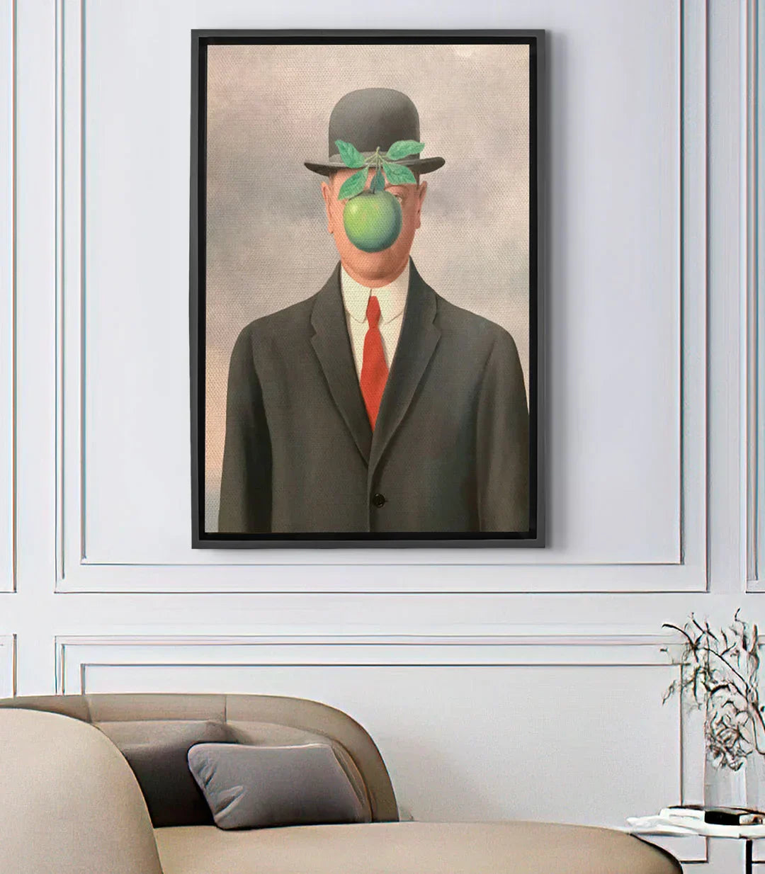Cuadro El hijo del hombre en un salón moderno, decoración mural de arte surrealista | Massinart