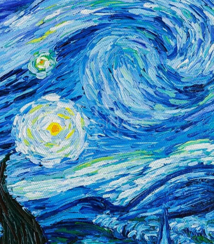 Cuadro La Noche Estrellada colgado en pared de salón - marco negro Massinart