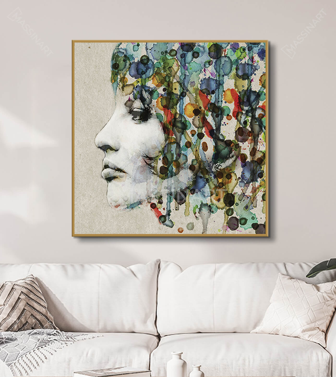 Cuadro perfil acuarela mujer en ambiente interior decorado Massinart