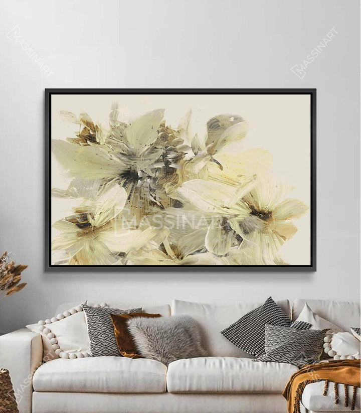 Cuadro Wildflower de Massinart — ambientación en salón moderno con tonos beige